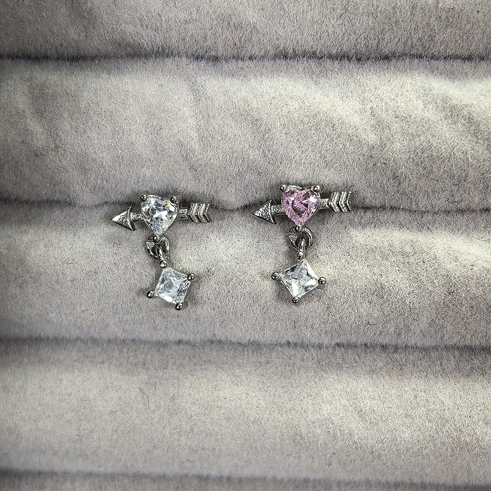 Colgante de corazón con flecha, pendiente de labio con diamantes, rosca externa de acero inoxidable, estilo dulce, moderno y atractivo._voghion.com