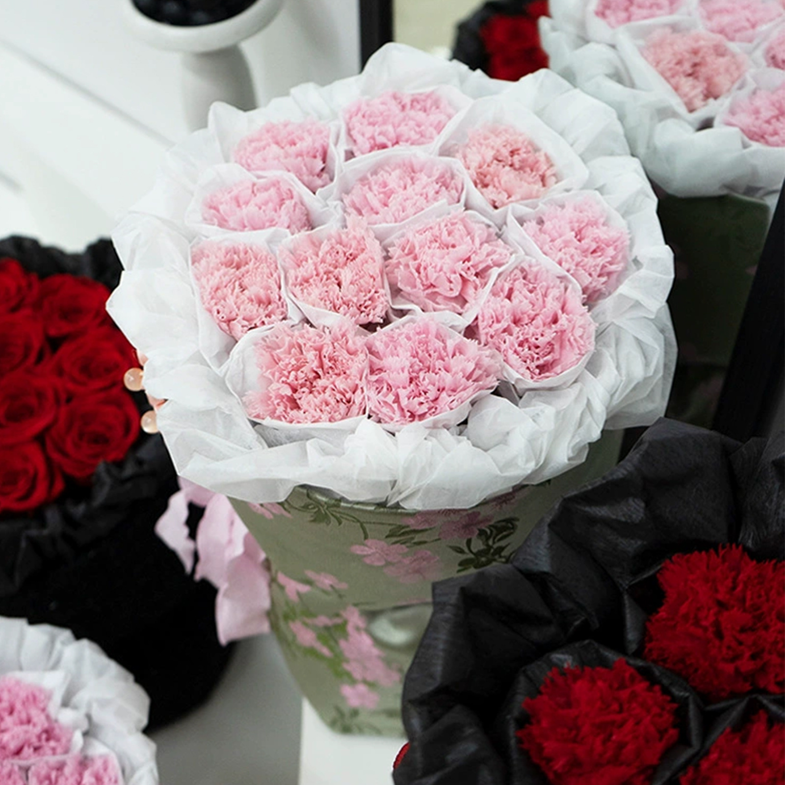 Día de la Madre Flor inmortal ramo de claveles chino nudo decoración pequeña fragante viento abrazar barril regalo de rosas de San Valentín