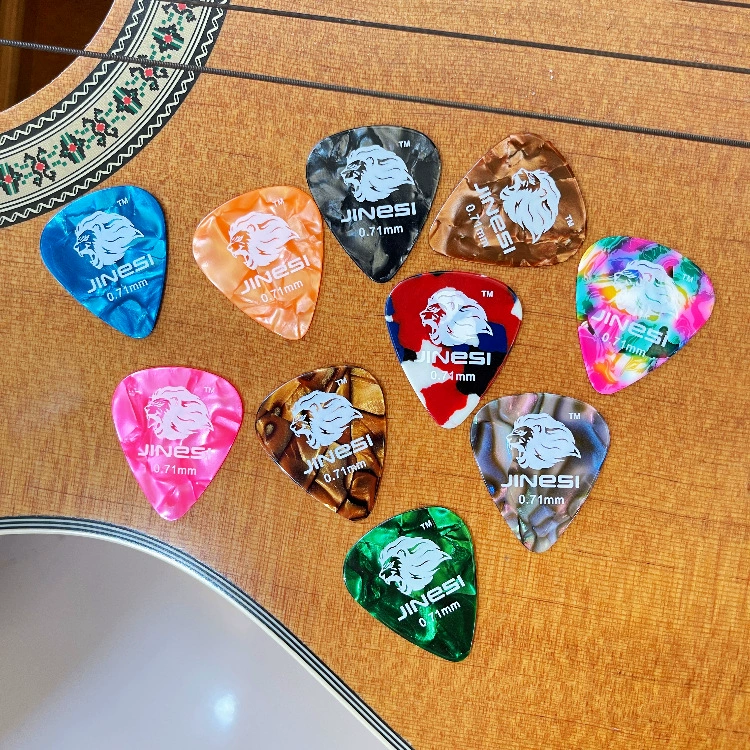 Целлулоидные медиаторы от производителя с перфорированным дизайном, подходящие для укулеле.