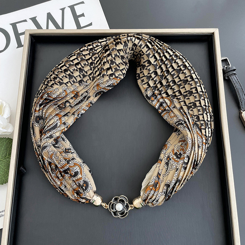 Nuevo collar de bufanda de hebilla magnética versátil elegante bufanda plisada de alto grado correa de muñeca perezosa bufanda banda de pelo