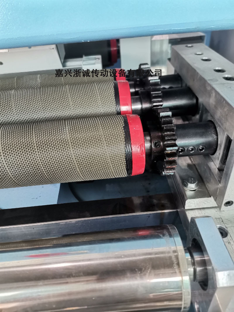 杭州嘉兴绗绣机刺绣绣花机导布辊防滑皮，提供现场糙面包辊防滑带