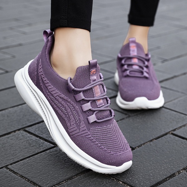 Walking shoes all-season for leisure