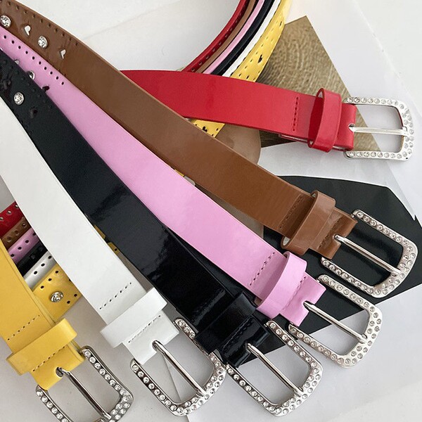 White fashionable small belt