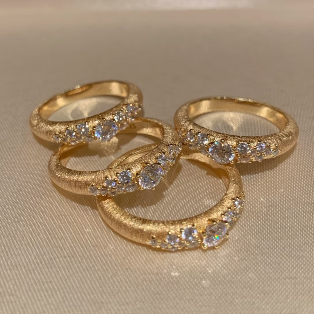 Scattered Stars River Brushed Diamond Ring Luxury Vintage Style_voghion.com