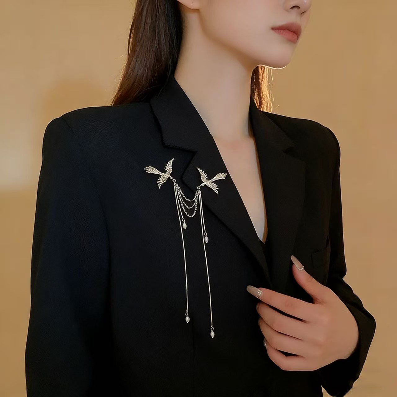 Exclusieve vogel broche met kwastjes voor dames elegante corsage_voghion.com