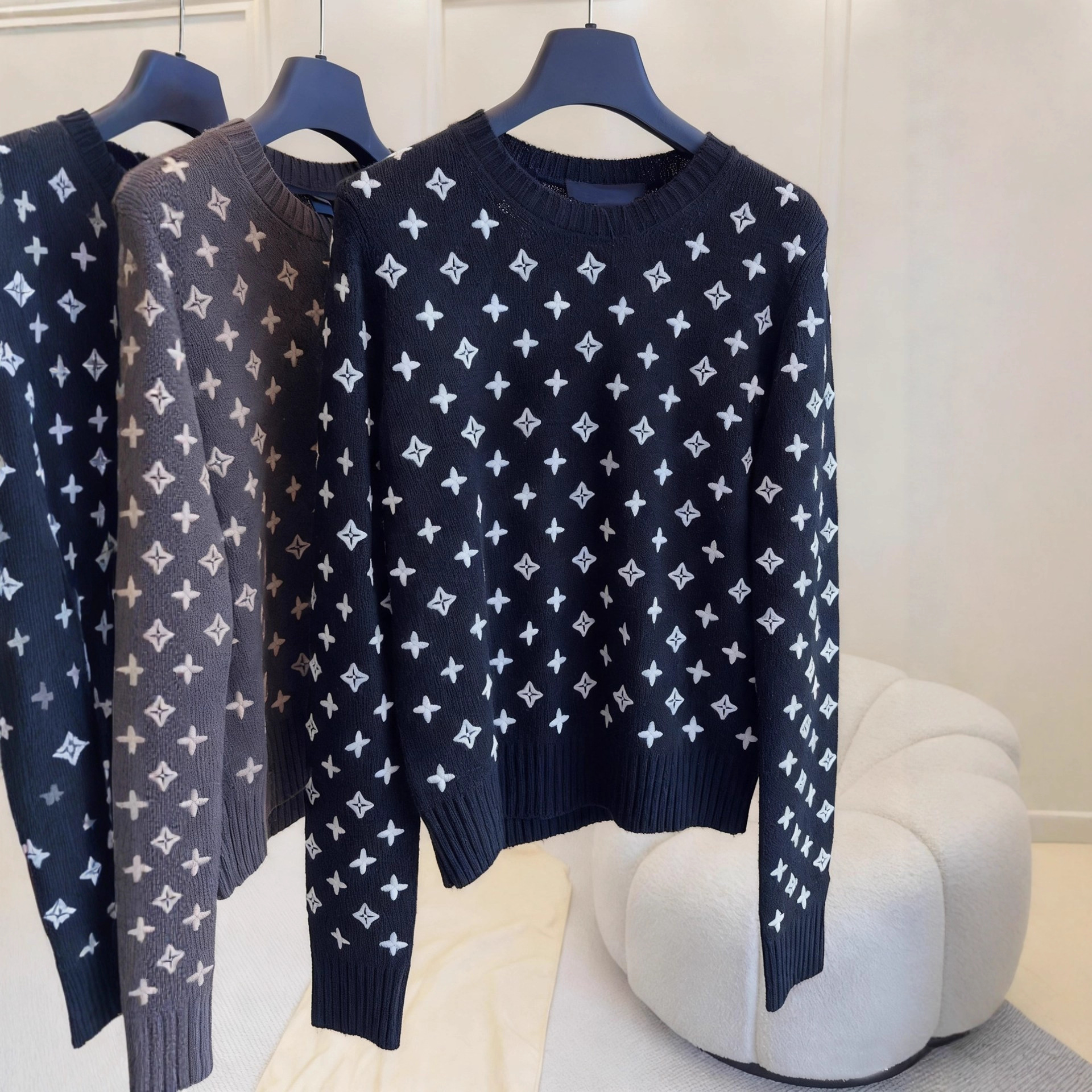 Shenzhen Nanyou High-End European-Style Women's White Jacquard Wool Sweater in Stock for Immediate Delivery