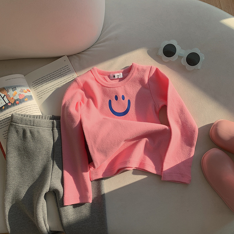 2022 Otoño e Invierno niños cepillado camisa de fondo niños y niñas de estilo coreano cara sonriente SLIM-Fit Camiseta de manga larga bebé engrosada t