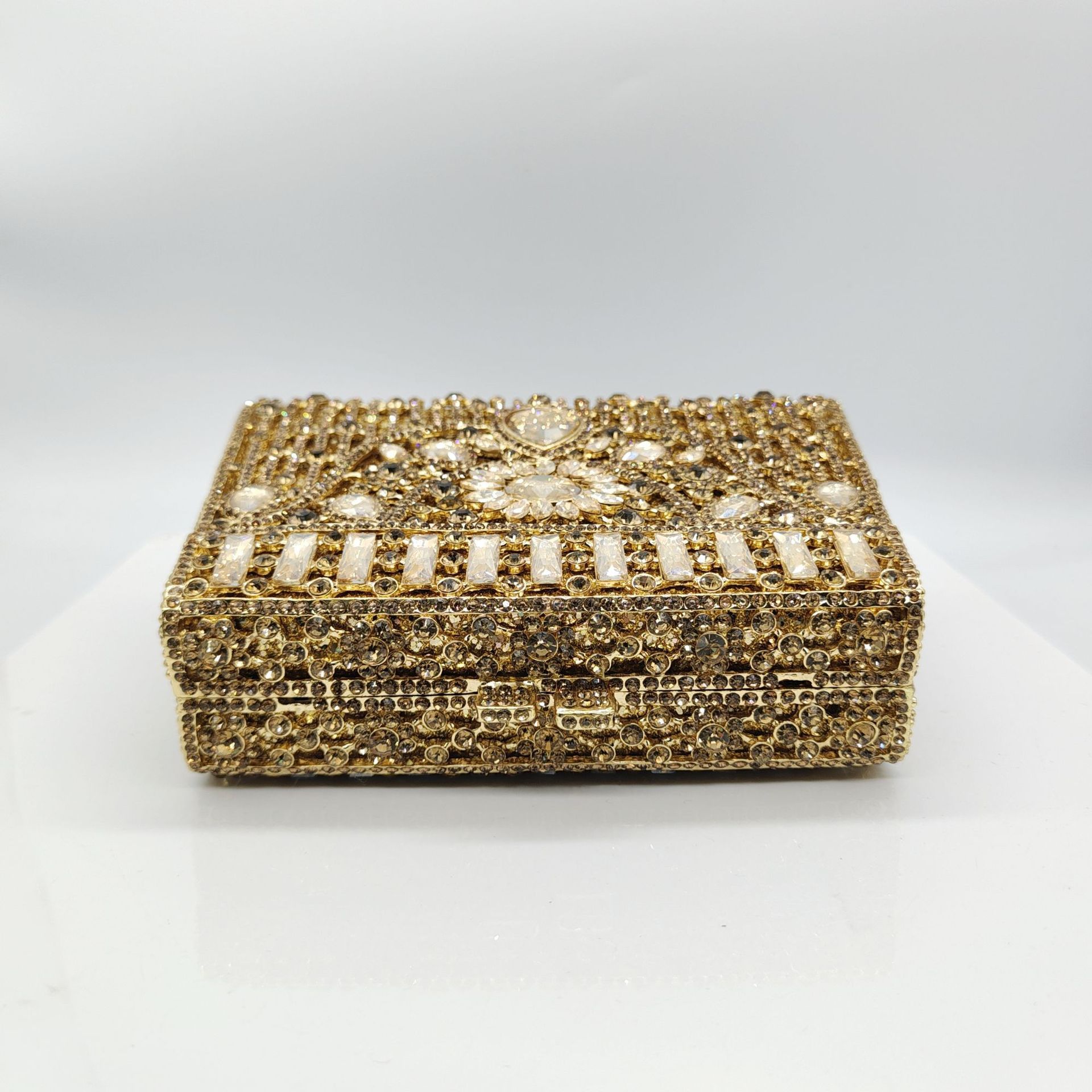 AliExpress bolsas de diamantes de agua metal de cristal bolsa de cena de diamantes hecha a mano bolsa de aleación de oro