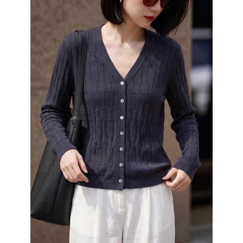 2026 Fall/Winter New Bamboo Knit V-Neck Long Sleeve Women's Solid Color Loose Versatile Cardigan Coat 2026 Fall/Winter New Bamboo Knit V-Neck Long Sleeve Women's Solid Color Loose Versatile Cardigan Coat