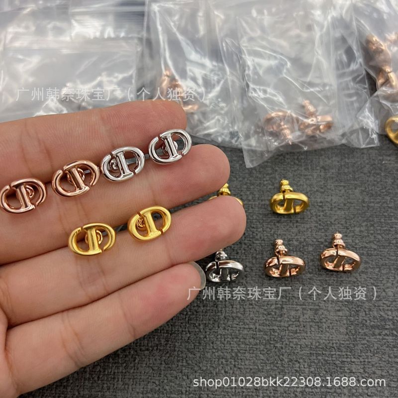 光沢のある Dijia クラシック豚鼻イヤリング女性のトレンディなイヤリングハイエンドマットゴールドマットシルバーシャンパンゴールドイヤリング|undefined