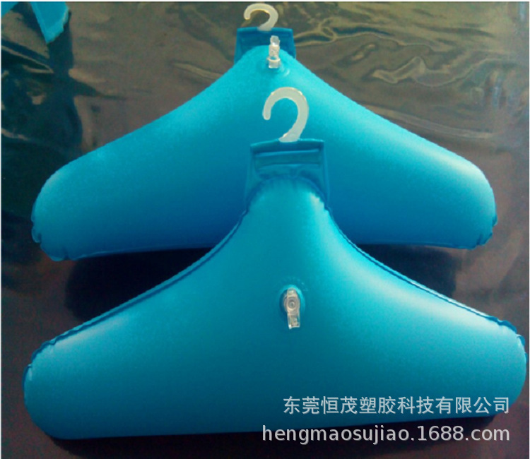 Hanger for traveling