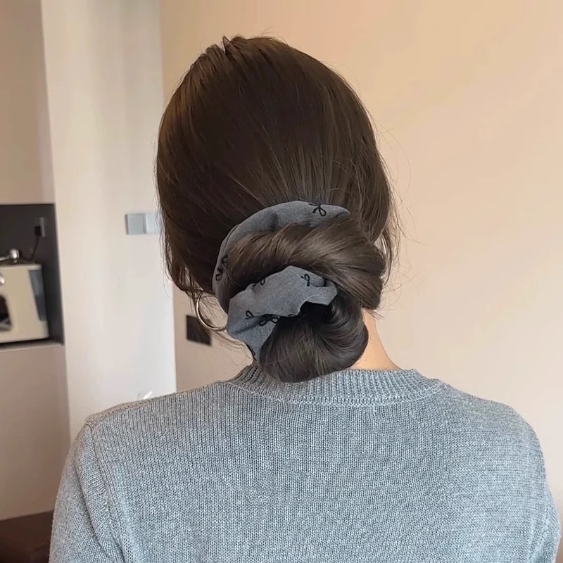 Grey arco de encaje anillo de cabello de intestino grande toalla cuadrada adornamiento de cabello otoño invierno sensación de alta calidad tocado de cola de caballo