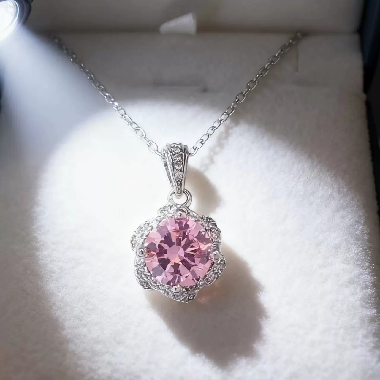 直播热卖花苞满钻项链女式爱莎公主莫桑钻吊坠轻奢百搭锆石锁骨链