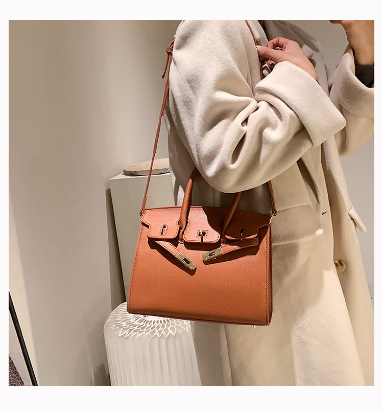 Autumn And Winter High-grade Popular Kelly Crossbody Bag 2021 New Bags Women's Niche Fashion All-match Shoulder Handbag display picture 9