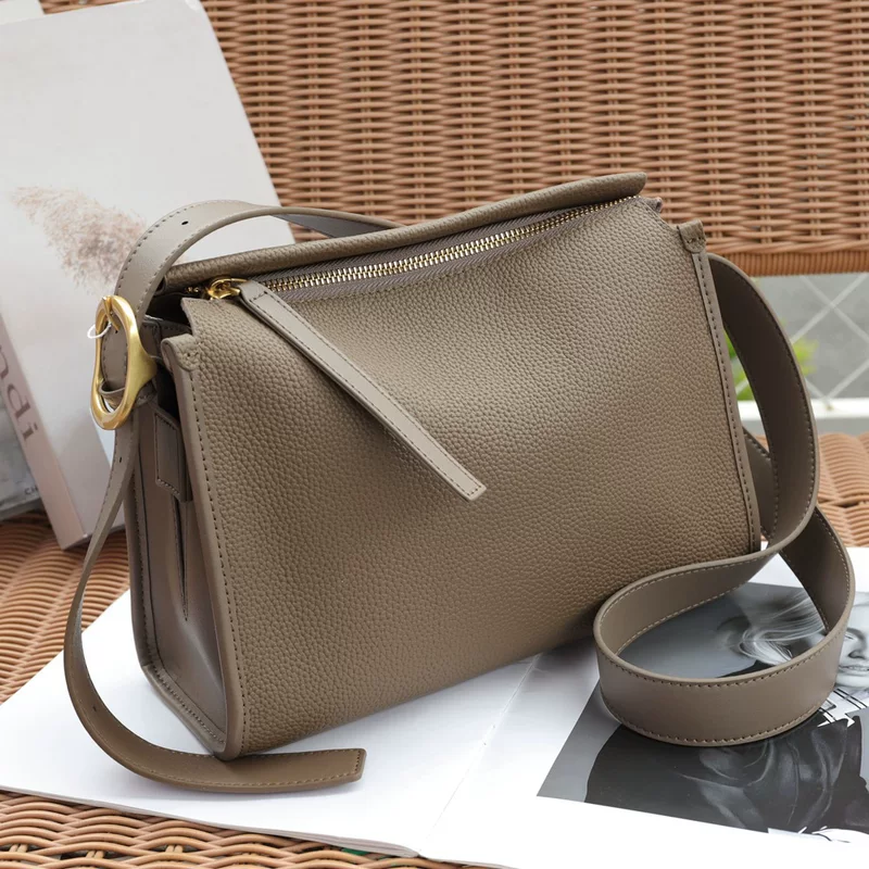 Trend fashionable leather one-shoulder bag, city style, cowhide, genuine leather