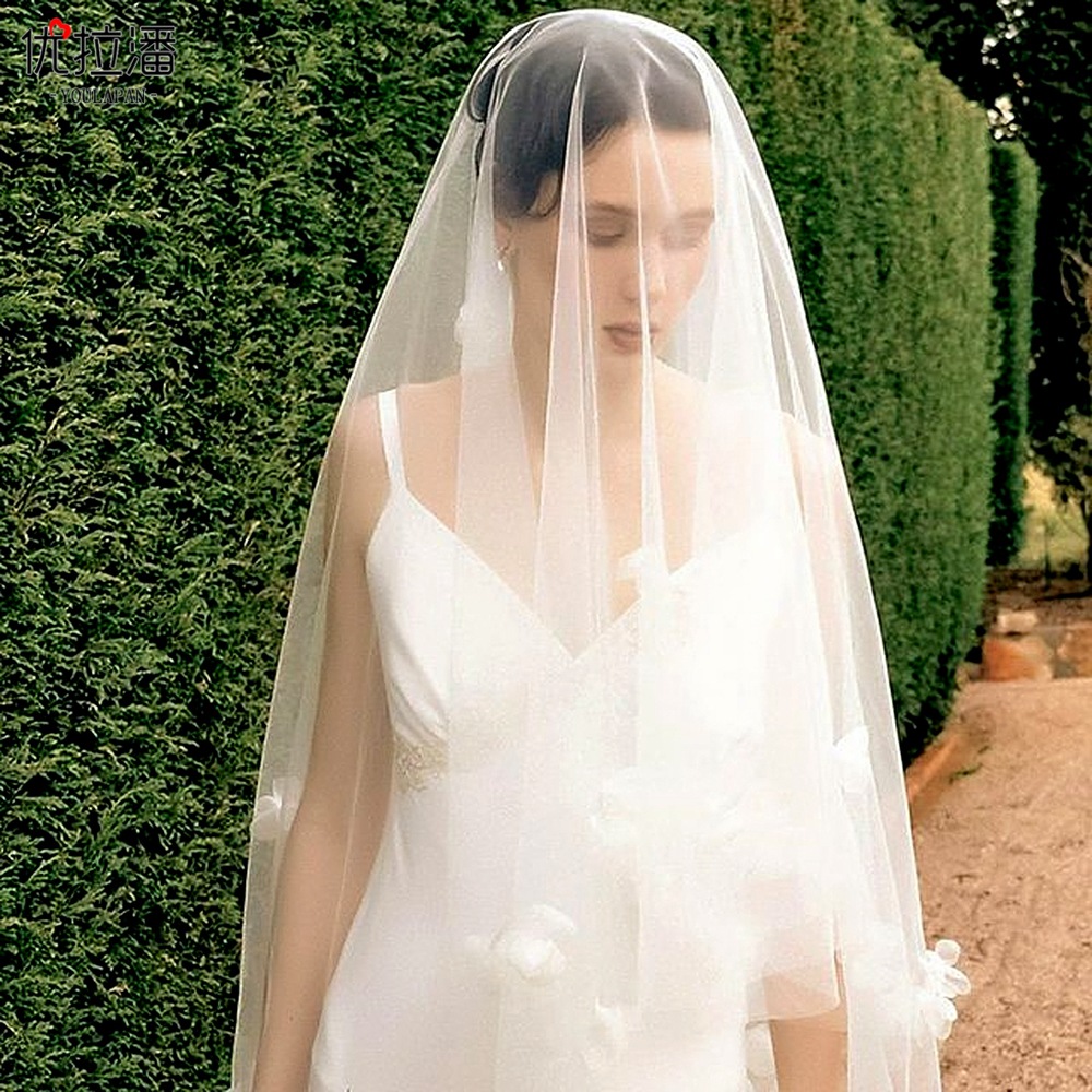 Fashion Simple Bride Wedding Veil Three-dimensional Flower Veil display picture 2