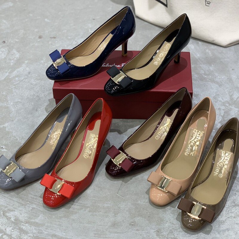 2025 New Style Patent Leather Shoes with Metal Buckle and Bow, Stiletto Heel, Round Toe, Shallow Mouth High Heels