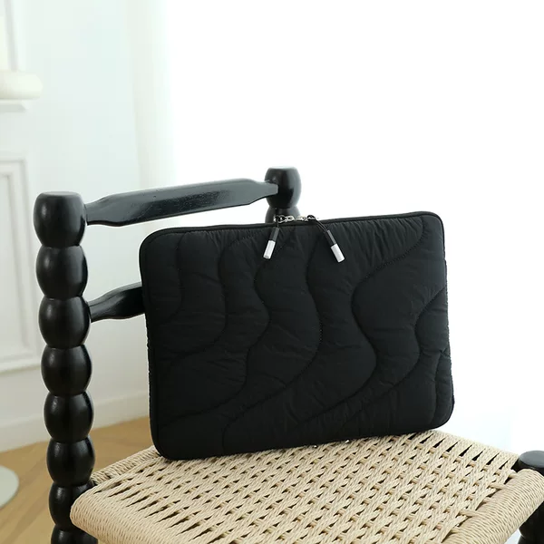 Korean-Style Fashionable Wave-Patterned Computer Bag, High-End Laptop Sleeve, Quilted and Padded Handheld Tablet Protective Case