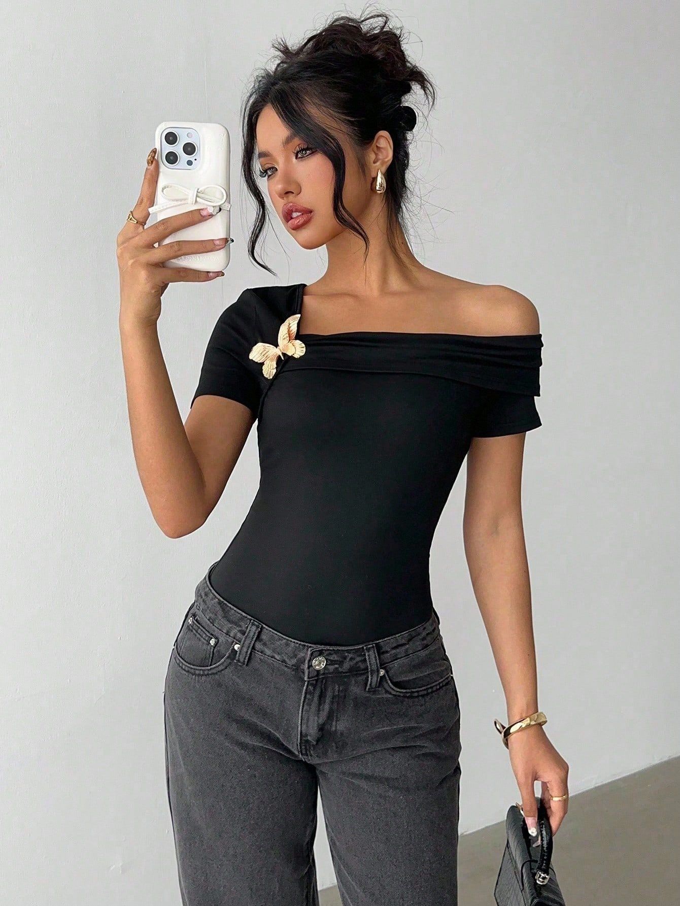 Women's Asymmetrical Off Shoulder Top, Short Sleeve Slim Fit Basic T-Shirt, Casual Going Out Party Blouse With Butterfly Decor, Black_ecoleips.com
