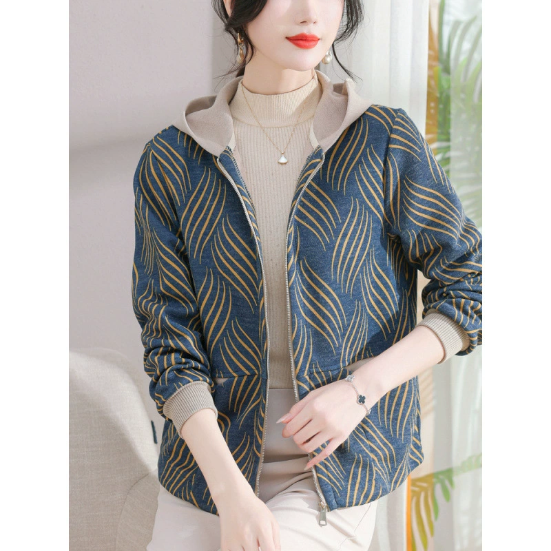 Мама весна и осень тонкая куртка средних лет дамы раннего осеннего пиджака с капюшоном 2024 новый средний и пожилой короткий топ