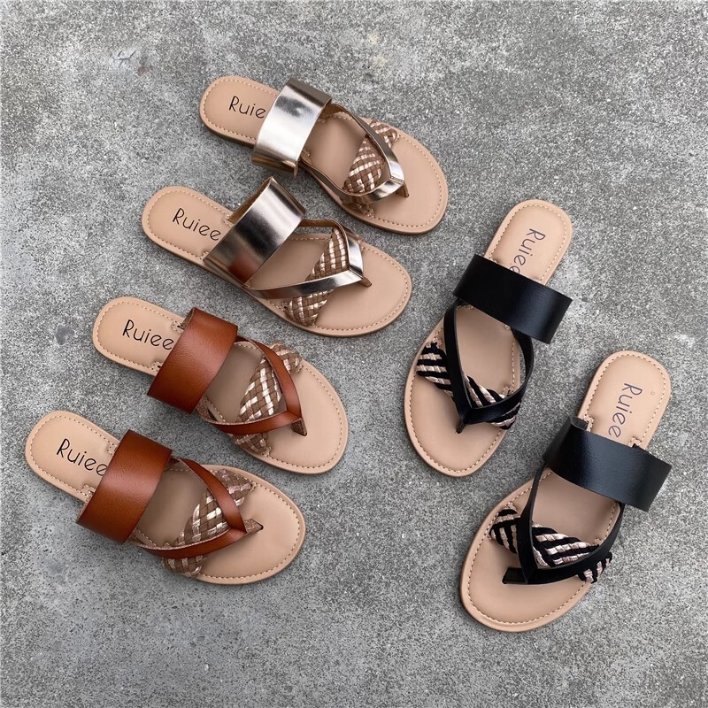 Foreign Trade French Flip-Flops Women's Outwear 2025 New Summer Soft Flat Beach Shoes Clip Flip-Flops