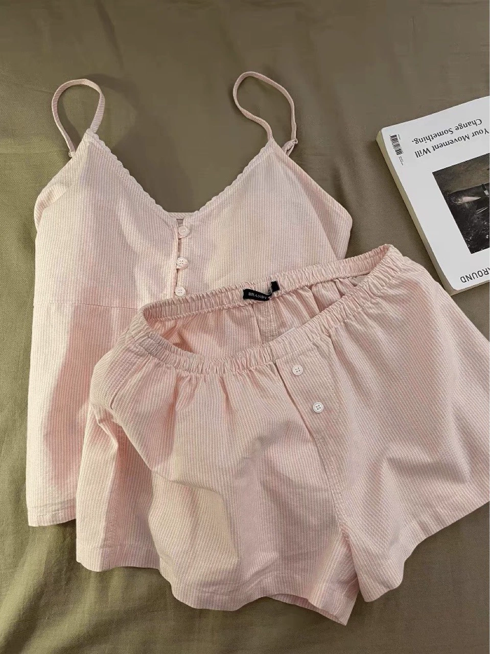 Пижамный комплект женский, французский стиль, майка‑с.camisole с V‑вырезом и шорты, моделирующий эффект
