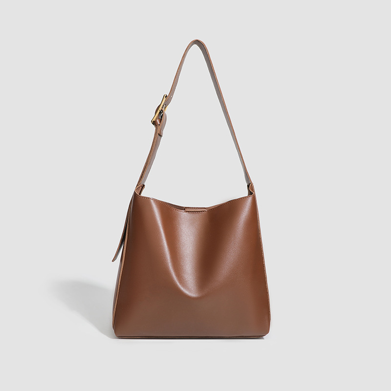 Yumşaq dəri çanta - böyük tutumlu bucket model