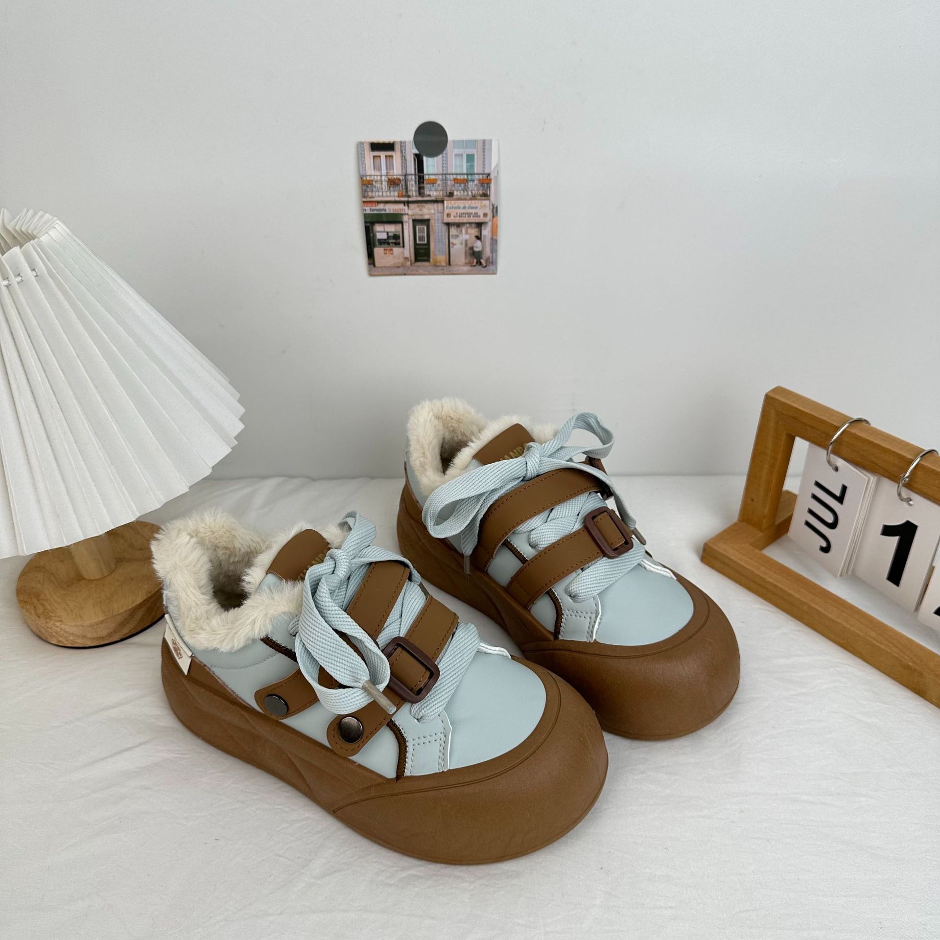Zapatillas de plataforma de onda lejana más zapatos blancos de estilo de nicho de todo fósforo estudiante de terciopelo 2024 invierno nuevos zapatos de mujer cálidos image 5