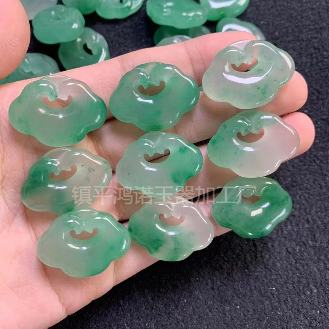 (2개) 30 도매 천연 DULONG JADE PEACE 버클 펜던트 아프리카 에메랄드 잎 RUYI 에메랄드 색상 길조 구름 잠금 돈 가방 펜던트