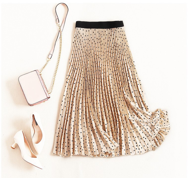 Pleated Skirt Detail