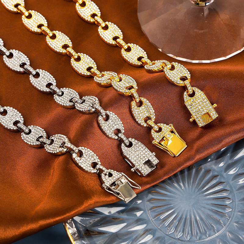 Environmentally friendly alloy hip-hop street style full of diamond pig nose Cuban bracelet, simple and personalized_voghion.com