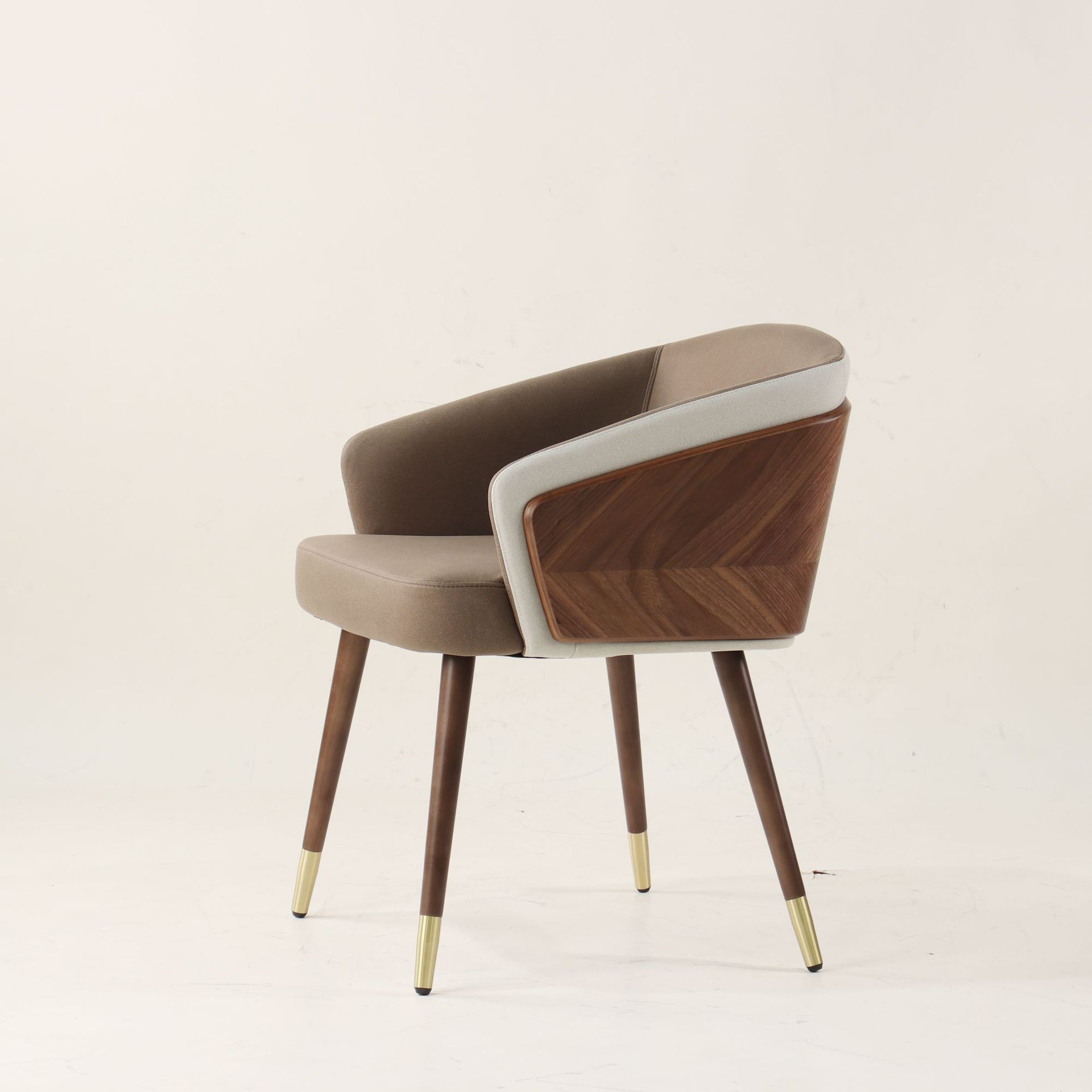 쌀백천을 섞은 진한 커피