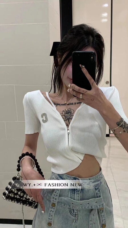 2023 Summer Pure Sweet and Spicy Style Neck Hanging Double Zipper Slim-fit Design Sense Niche Top V-neck Cardigan 2023 Summer Pure Sweet and Spicy Style Neck Hanging Double Zipper Slim-fit Design Sense Niche Top V-neck Cardigan