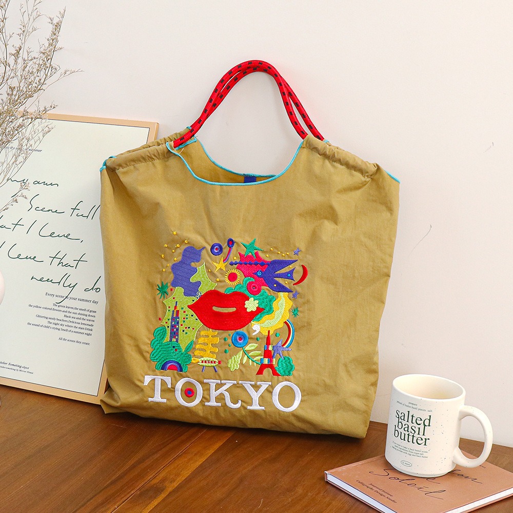 厳選ネット赤同項日系ボールチェーン刺繍レジ袋女性ファッション小衆大容量シングルバッグ潮