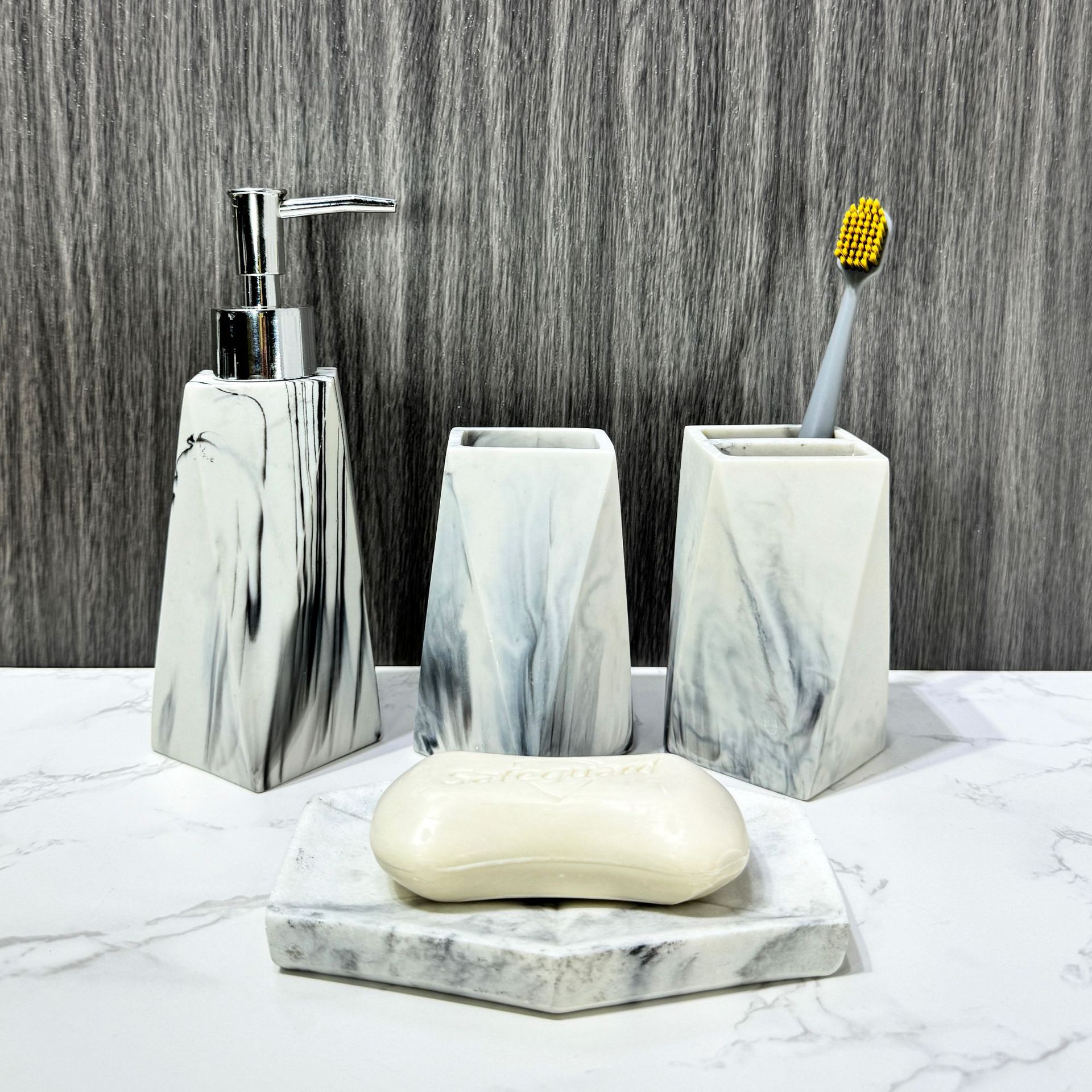 Juego de cuatro piezas con patrón de mármol de resina de baño de hotel, juego de lavado de baño para el hogar nórdico, botella de desinfectante de manos, plato de jabón