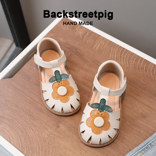 Wholesale generation girls sandals 2025 summer princess shoes soft bottom flower hollow children beach sandals all-match