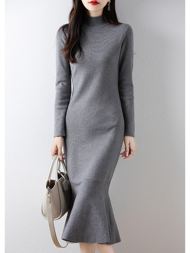 French-style knitted fishtail skirt women's slim-fit dress, new autumn/winter long-sleeved mock turtleneck bottoming skirt, elegant midi skirt.