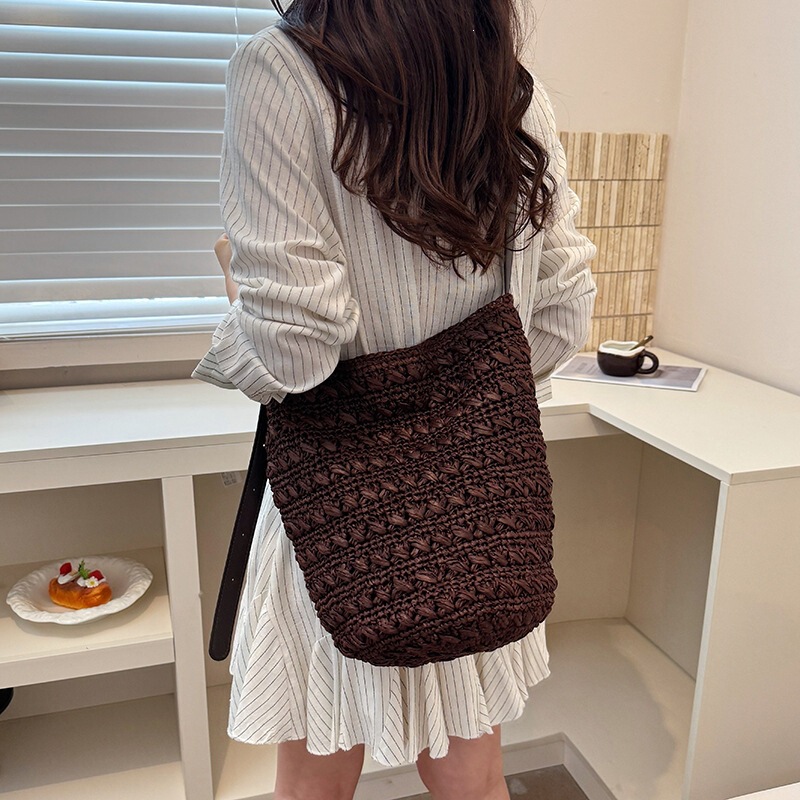 Beach Bag for Women, New Style, Large Capacity, Single-Shoulder Straw Bag, High-End Woven Bag, Versatile Crossbody Bag for Vacation