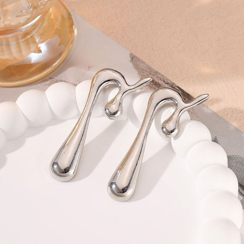 1 Pair Vacation Simple Style Flower Plating Alloy Ear Studs display picture 9