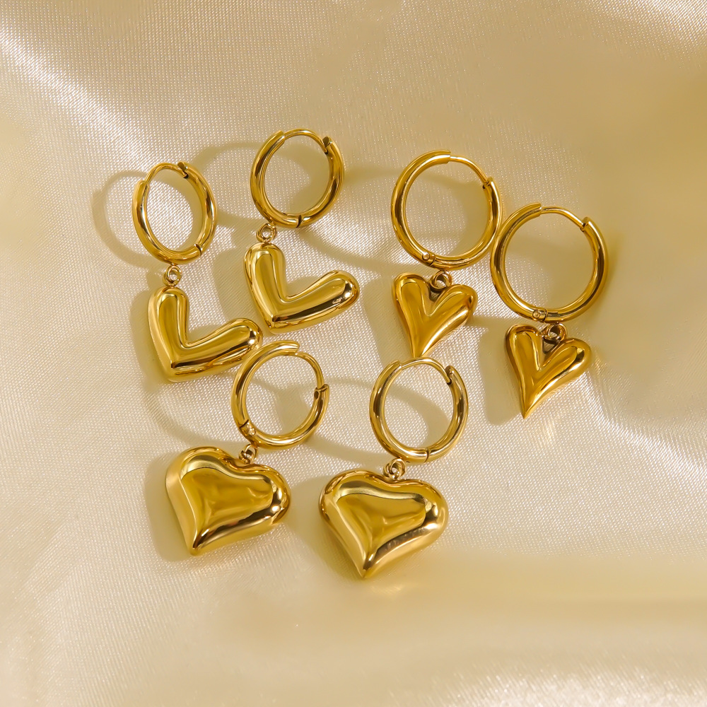 Brand fashionable earrings for St. Valentine's Day heart-shaped…