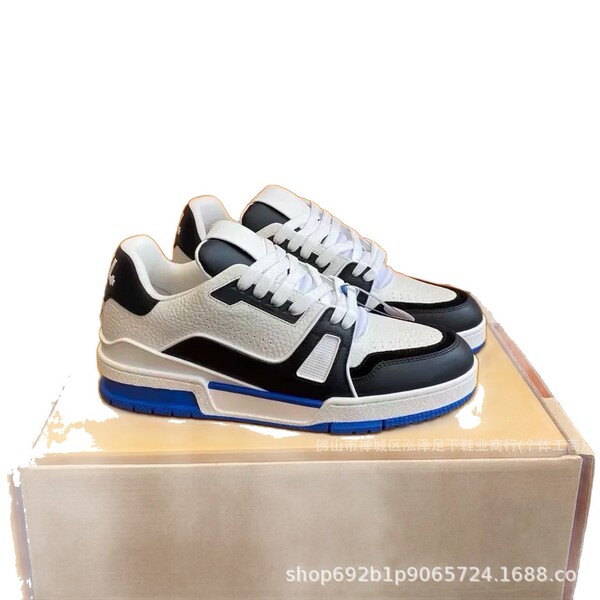 Leather two-tone retro casual footwear for leisure