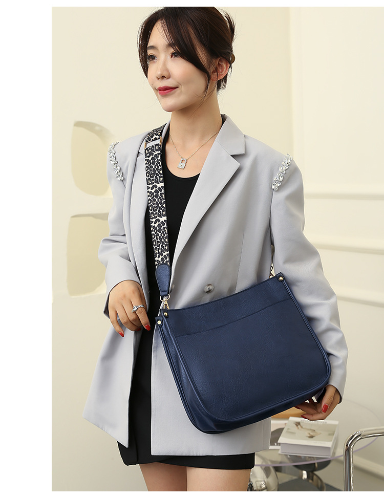 Women's Autumn&winter Pu Leather Solid Color Fashion Square Zipper Shoulder Bag Messenger Bag display picture 2