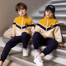 С�W��У����ɫ�\�����e��һ�꼉�ļ���ͯ����׃��@���I�F�w�@��