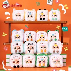 正版娃三岁小麻将毛绒系列包包挂件玩偶公仔玩具可爱盲盒批发