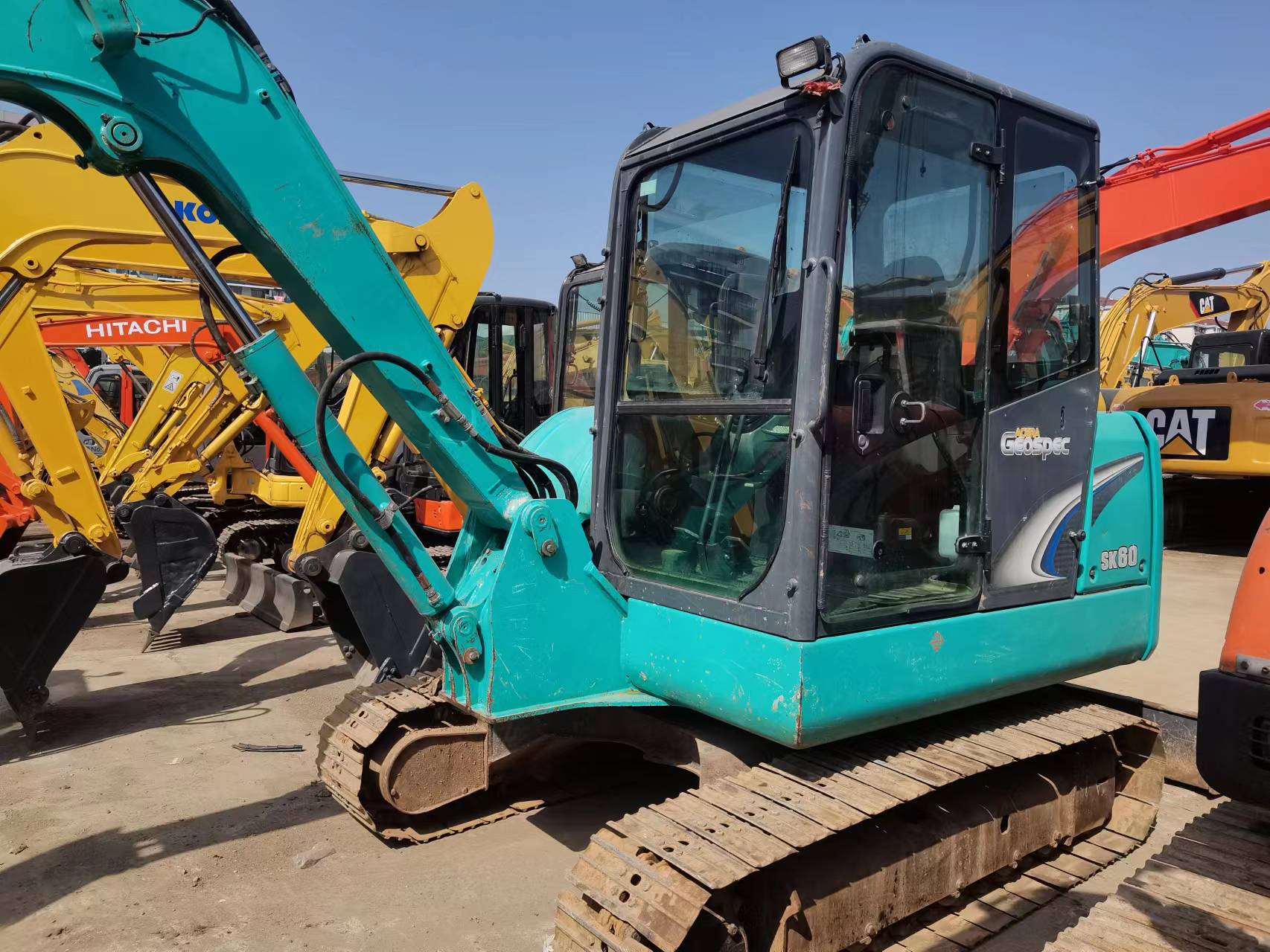 神钢60一8挖掘机