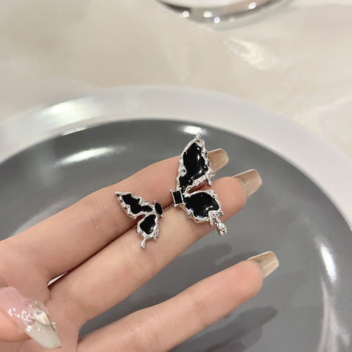 S925 Silver Asymmetric Black Butterfly Earrings for Women - Sweet, Cool, and Spicy Style Earrings - Airy and Cool, Refined and High-End