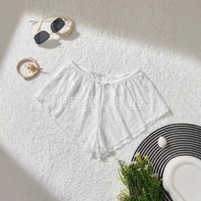 Fashionable lace mini-skirt with bow