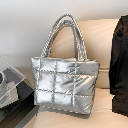 Internet celebrity large capacity fashion Korean version versatile ins shoulder bag women 2024 new armpit bag Korean version tote bag