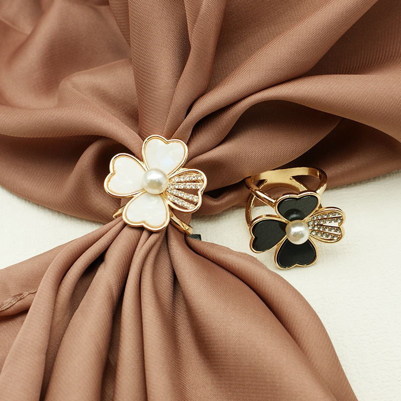 Factory Small Number Silk Scarf Clip High-end Four-Leaf Clover Diamond Embellished Shoulder Fastener Multi-functional Two-in-One Accessory