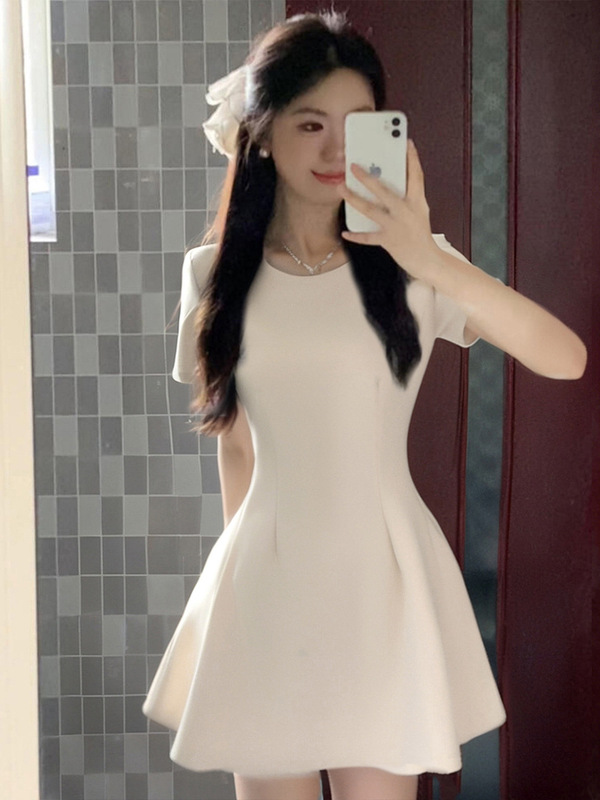 杏色正肩有袖连衣裙女夏日绝美巨好看初恋系小白裙子掐腰短裙短款|undefined